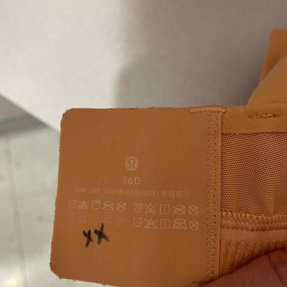 Lululemon Run Times Adjustable and Convertible Strap Bra - Picture 2 of 3